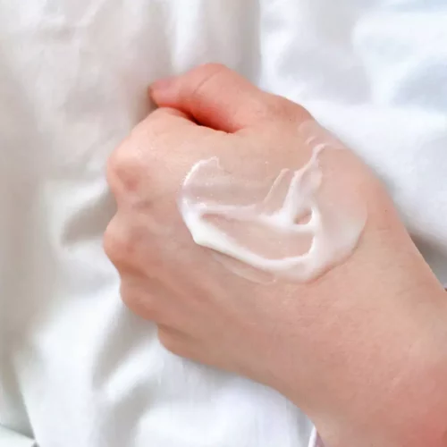 Kao-Biore-UV-Aqua-Rich-Watery-Essence-SPF50_-PA_-70g-3-2025-02-09T23_11_57.727Z